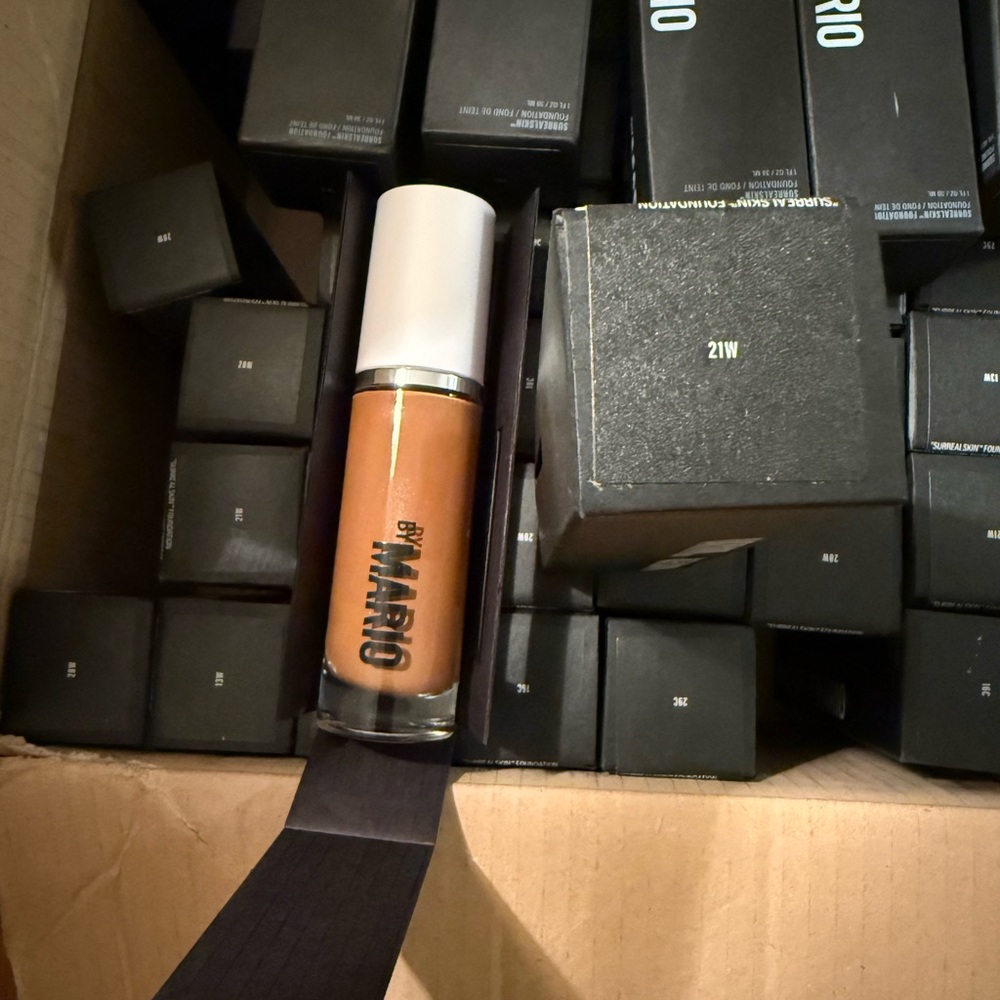 SURREALSKIN® FOUNDATION - Shade 21W